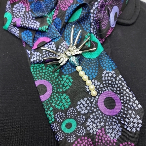Unique Fashion Art Collar with Vintage Silk Tie and Brooch - Picture 3 of 4